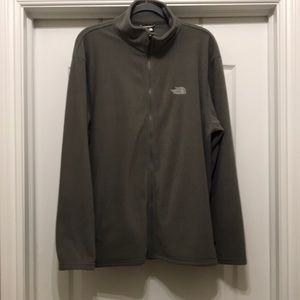Men’s light grey Northface fleece full zip jacket.